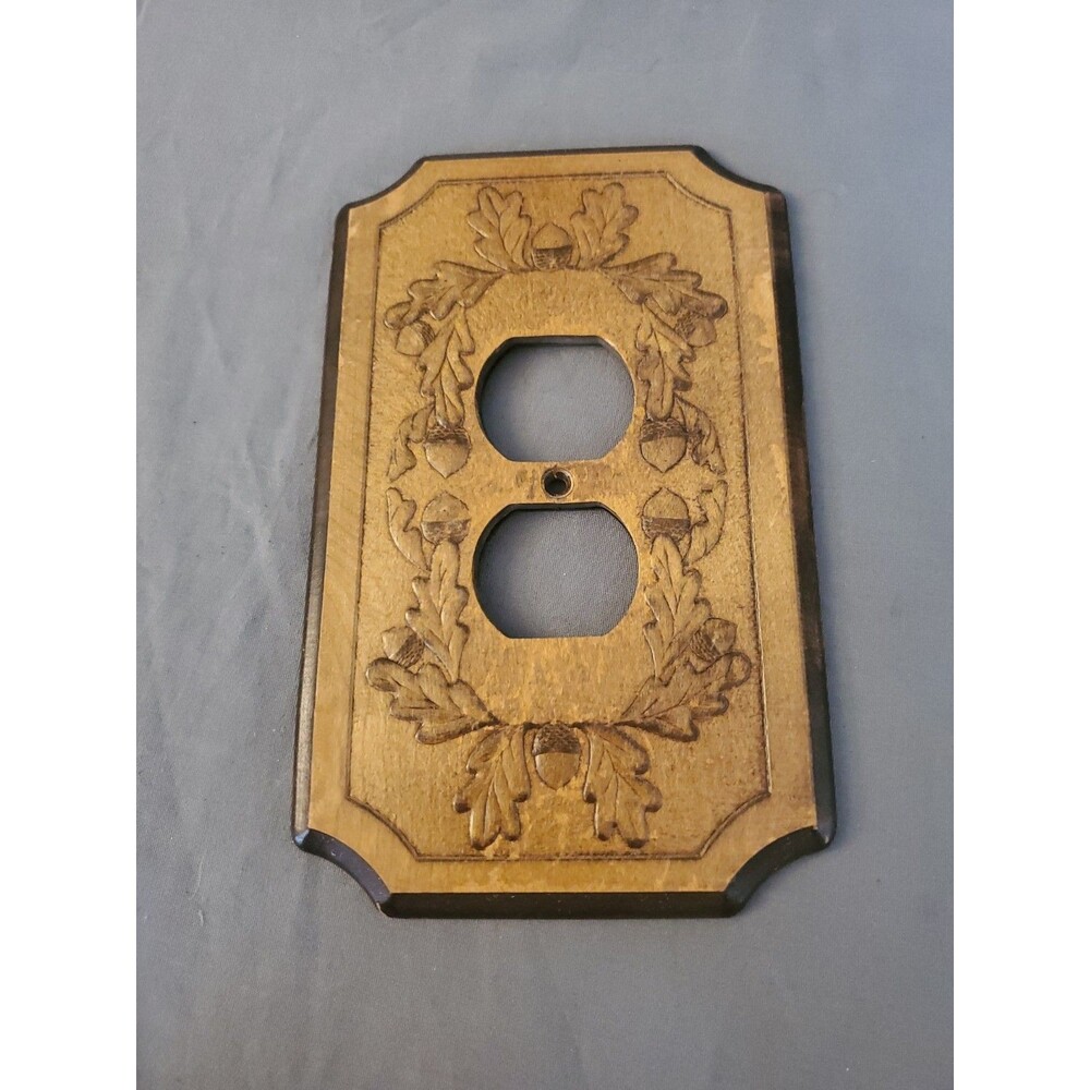 Vintage MCM Wooden Acorn Oak Leaf Theme Outlet Wall Plate Cover